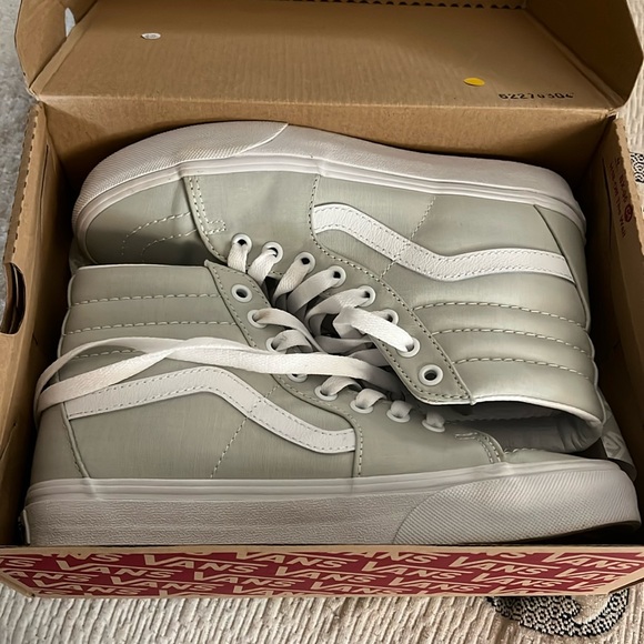 High Top Vans - Picture 1 of 2